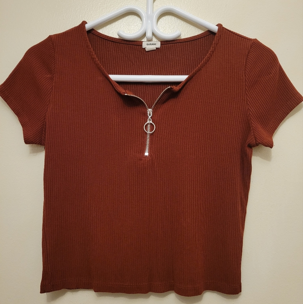 Crop top with zipper
